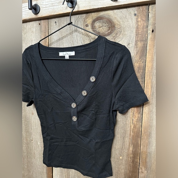 Love Tree V-Neck Button Waffle Top in Black Size Large - Picture 5 of 17